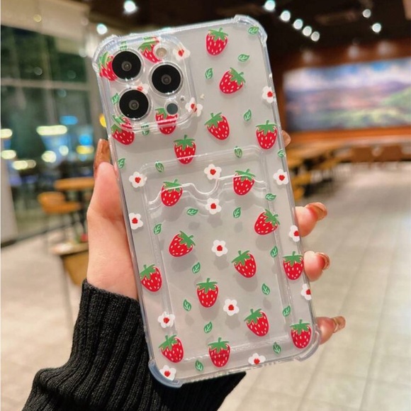 ⚠️Clearance iPhone 15/ Pro Max Strawberry Pattern Clear Phone Case - Picture 2 of 4